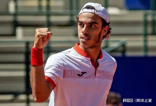 她们不仅技 她们不仅技