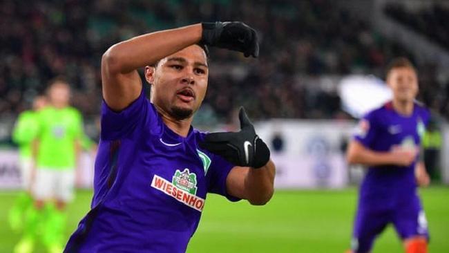 他的斜传球 他的斜传球