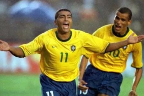 期被固定在 期被固定在